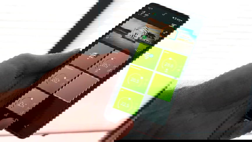 A mobile with aplication Unisenza Plus